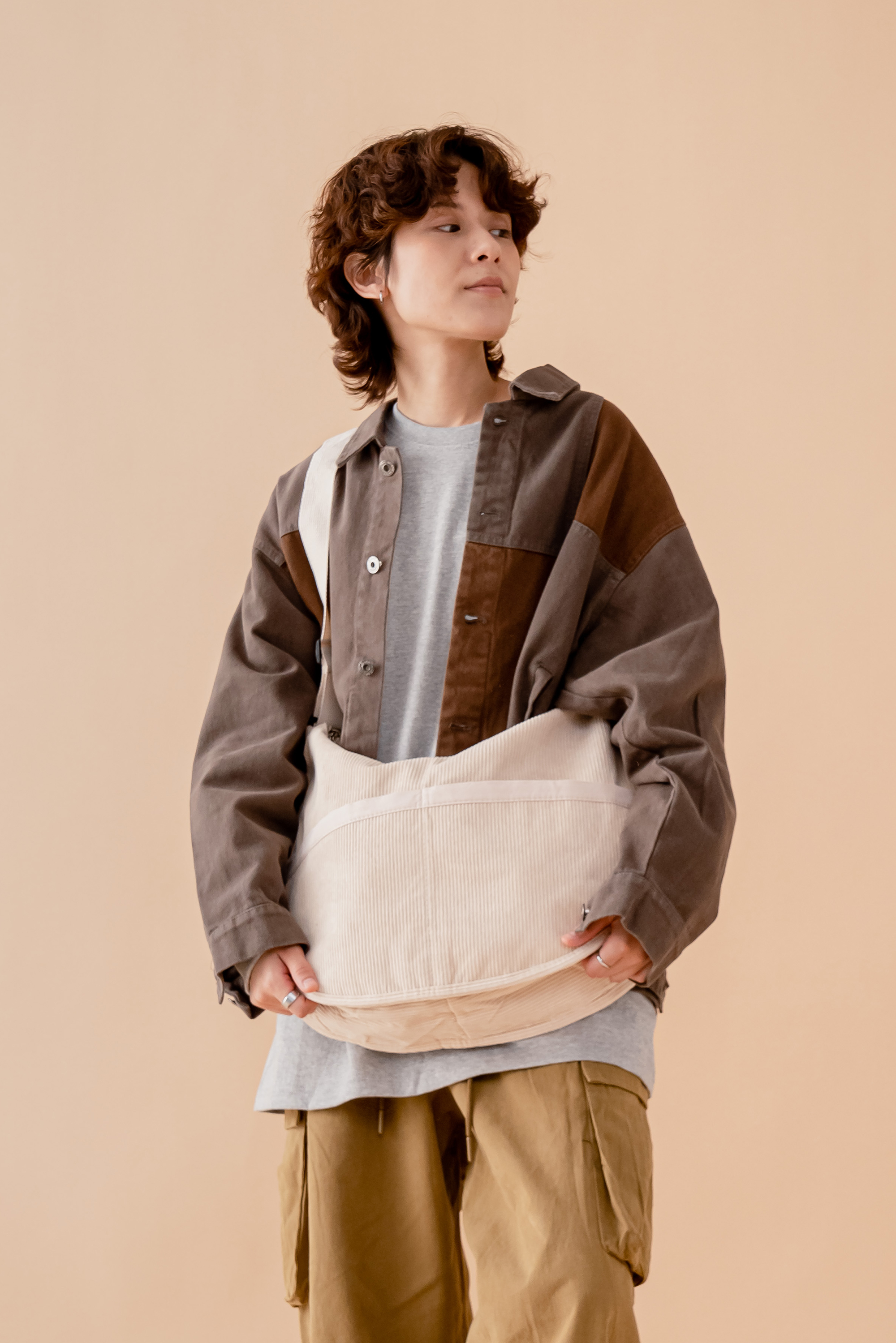 日系燈芯絨加大半月包