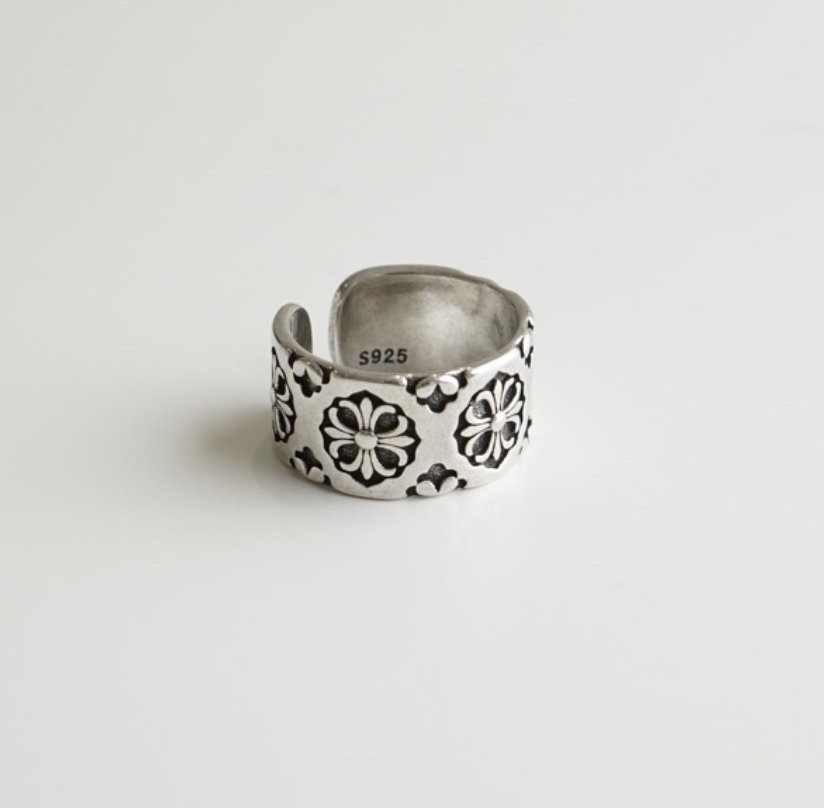 JIN ACC 雕刻歌德十字戒指