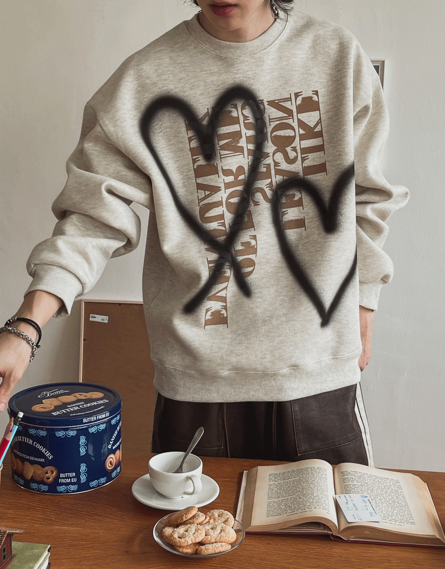 字母心形噴霧運動衫大學T