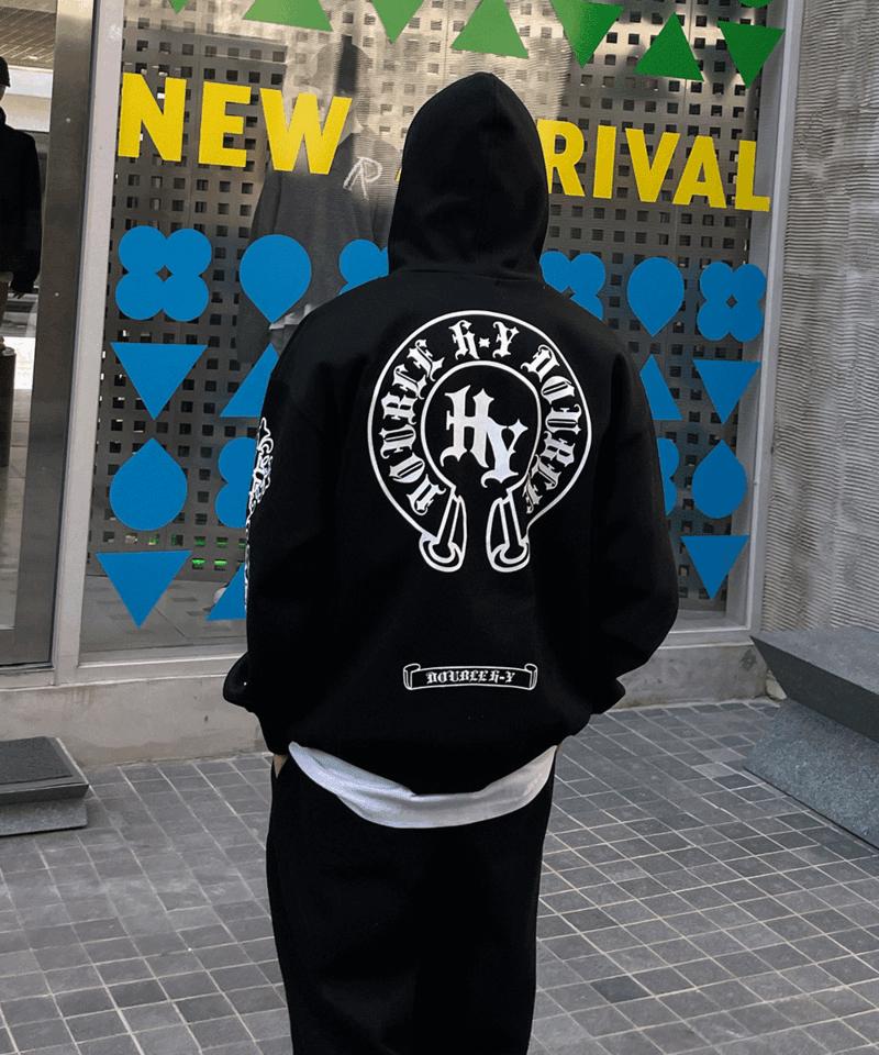 馬蹄刻字圖案寬鬆版連帽T恤