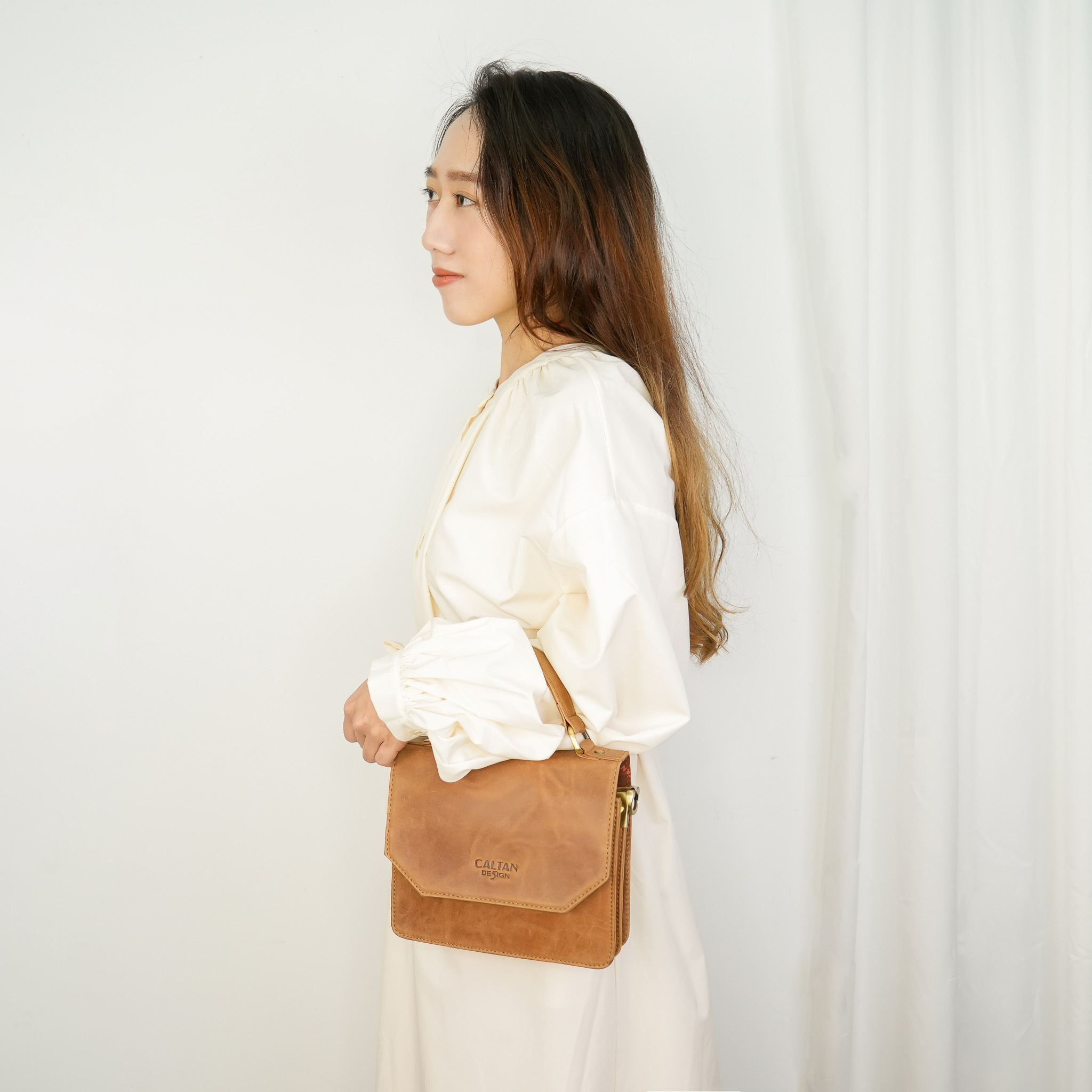 輕薄俐落真皮方包-ht(5501ht)