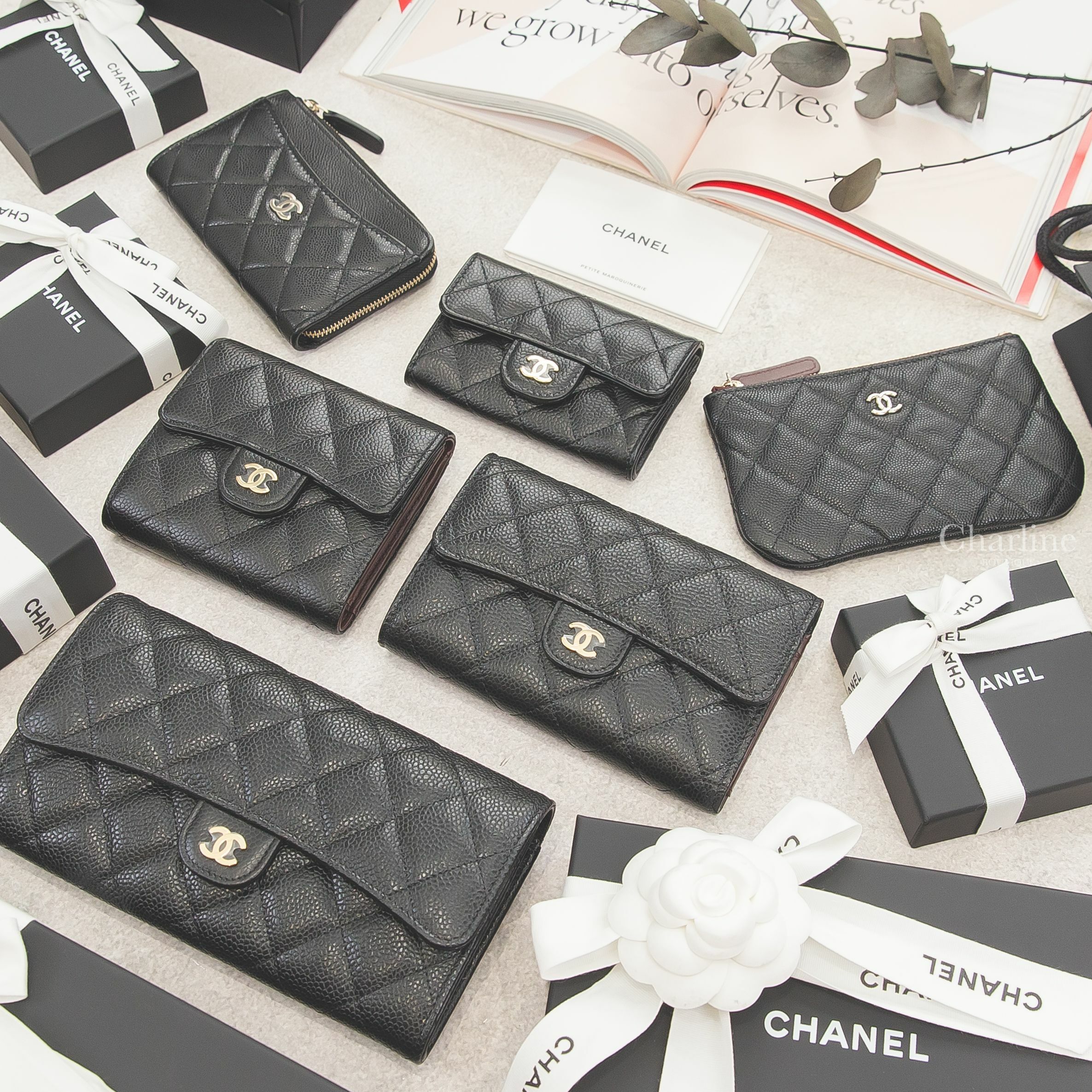 Chanel 黑色金CC酒紅內裡菱格紋小羊皮卡片拉鍊零錢夾,黑色金CC菱格紋拉鍊零錢包, 黑色金CC菱格紋零錢夾,黑色金CC菱格紋三折短夾,黑色金CC菱格紋前釦式長夾,黑色金CC菱格紋前釦式中夾-Charline Boutique 精品代購