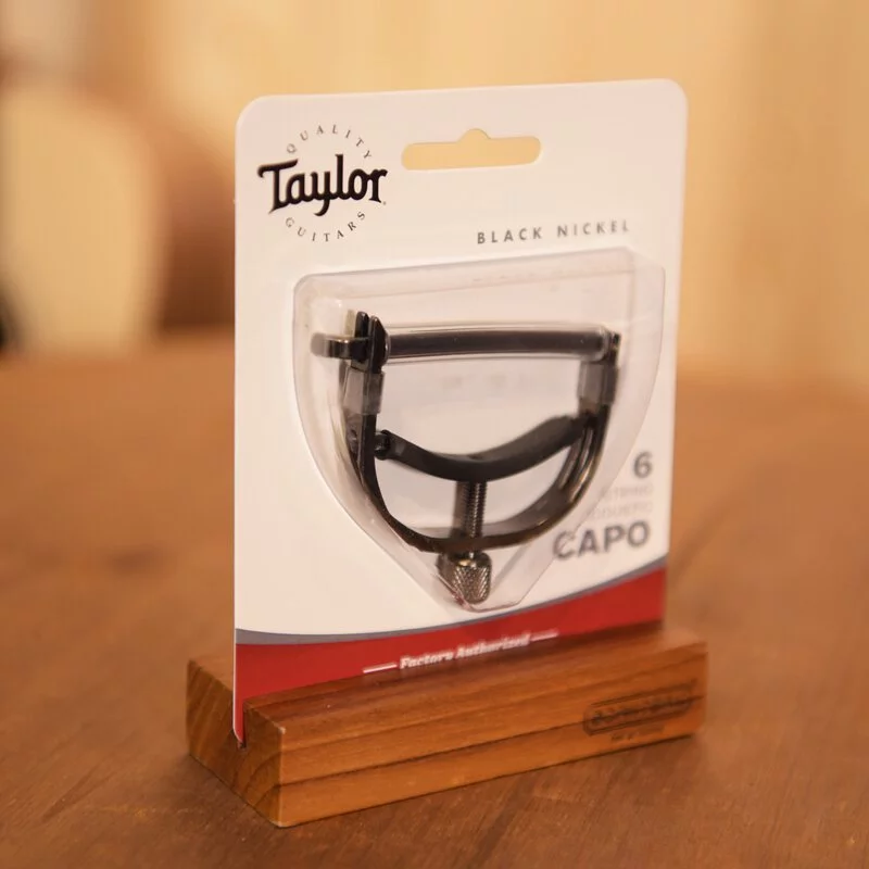 Taylor 馬蹄形 U形 六弦吉他用 移調夾 黑色/銀色 TLOP-80491 Taylor 馬蹄形 U形 六弦吉他用 移調夾 黑色/銀色 TLOP-80491 / TLOP-80492 第 5 張圖片｜三峽吉他 / Bass