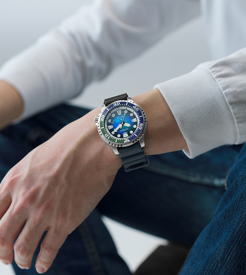 萬年鐘錶 - Citizen 星辰錶 UNITE with BLUE  夏日貝殼藍錶面光動能橡膠錶帶潛水男錶  BN0166-01L  錶徑44MM