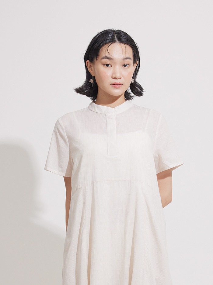 午間閑散半襟洋裝-巧遇