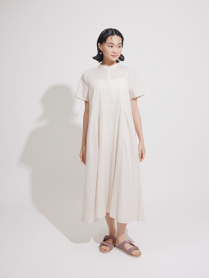 午間閑散半襟洋裝-巧遇