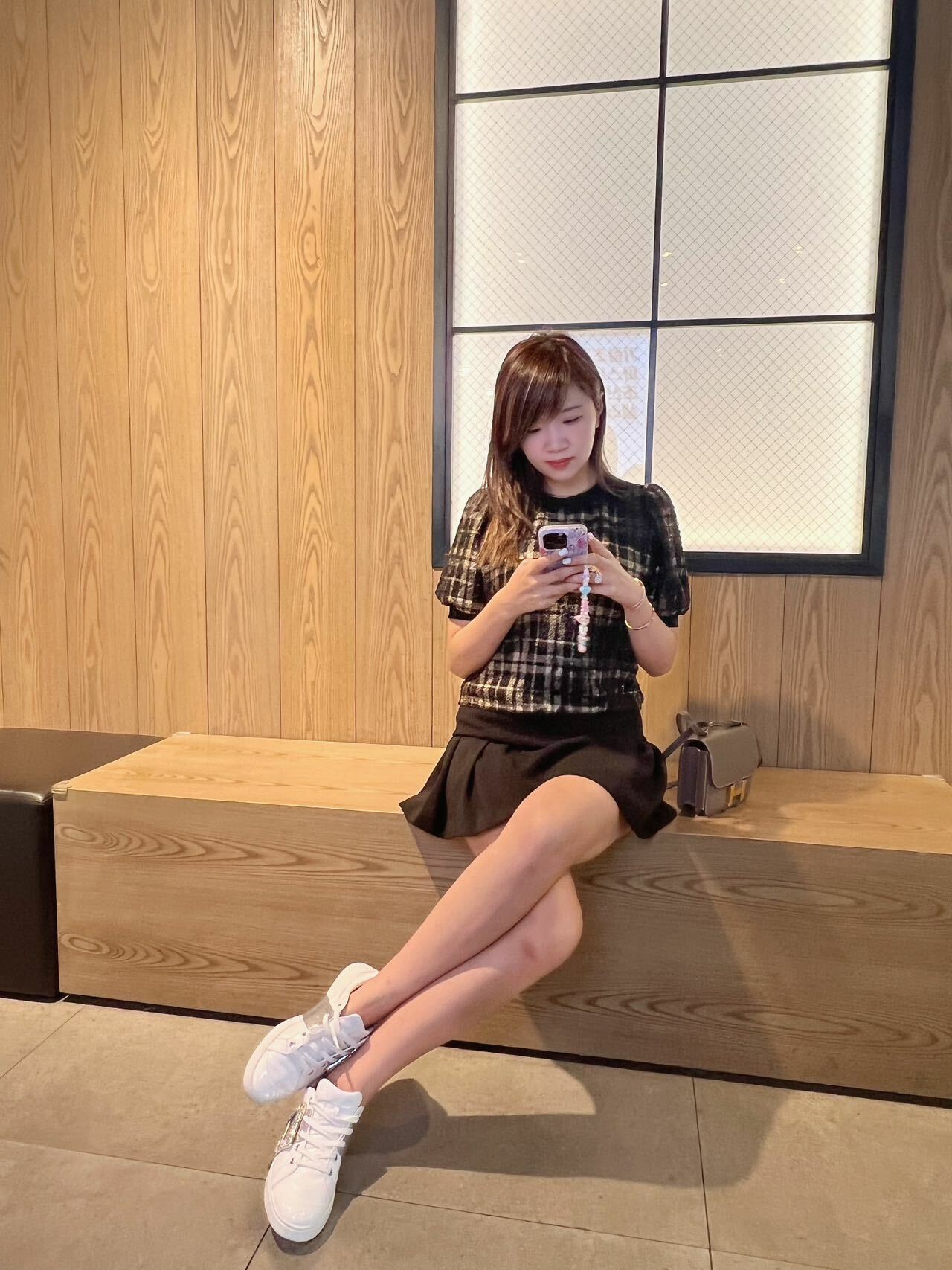 黑金格仔刺繡短袖 -M