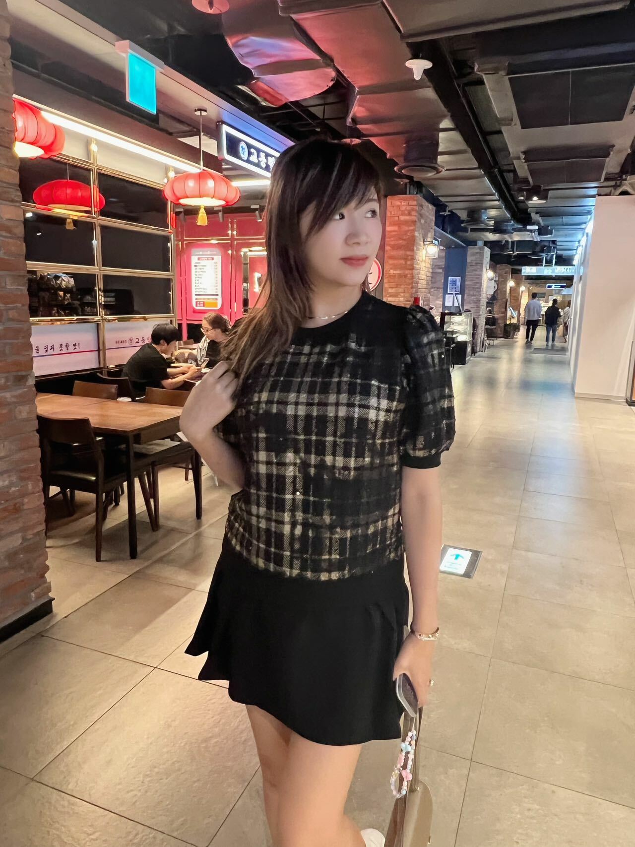 黑金格仔刺繡短袖 -M