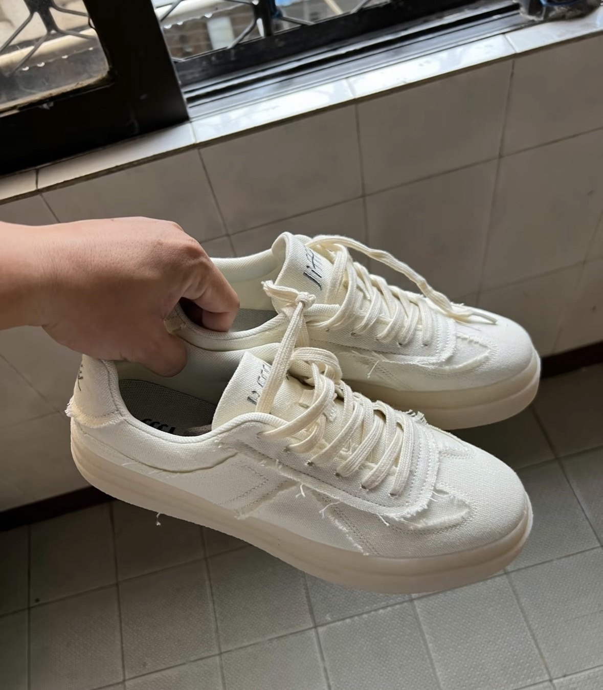 JIFFFLY 不修邊復古帆布鞋 帆布 德訓鞋 毛邊 奶油白 櫻花粉 全黑焦糖底/預購