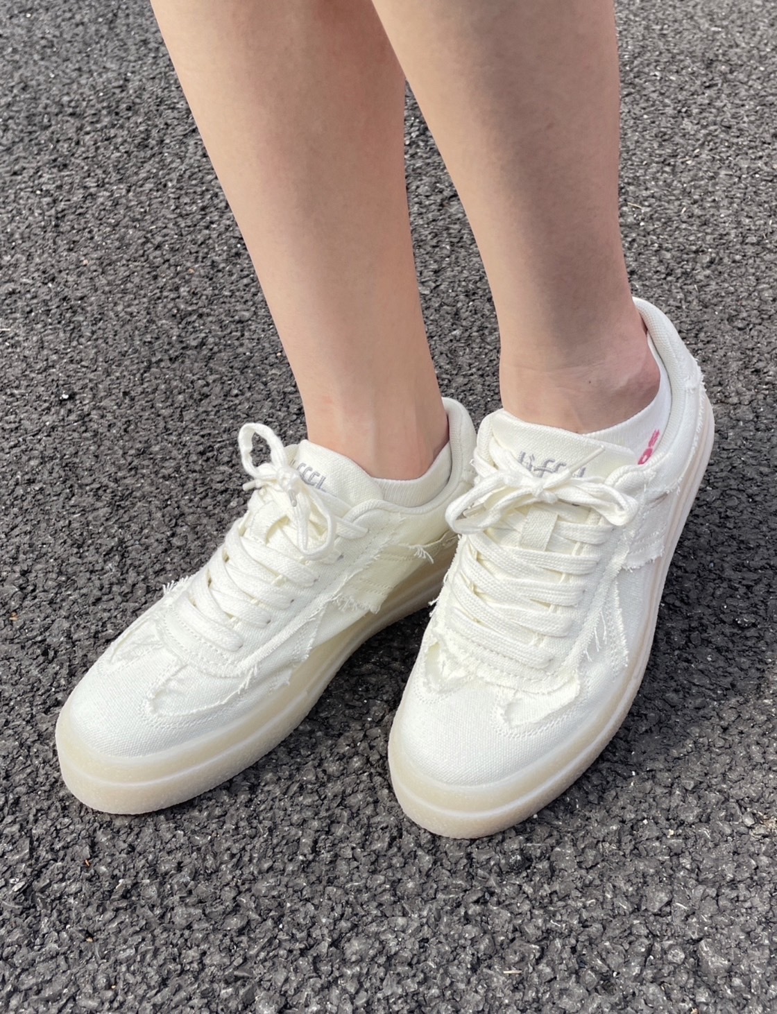 JIFFFLY 不修邊復古帆布鞋 帆布 德訓鞋 毛邊 奶油白 櫻花粉 全黑焦糖底/預購