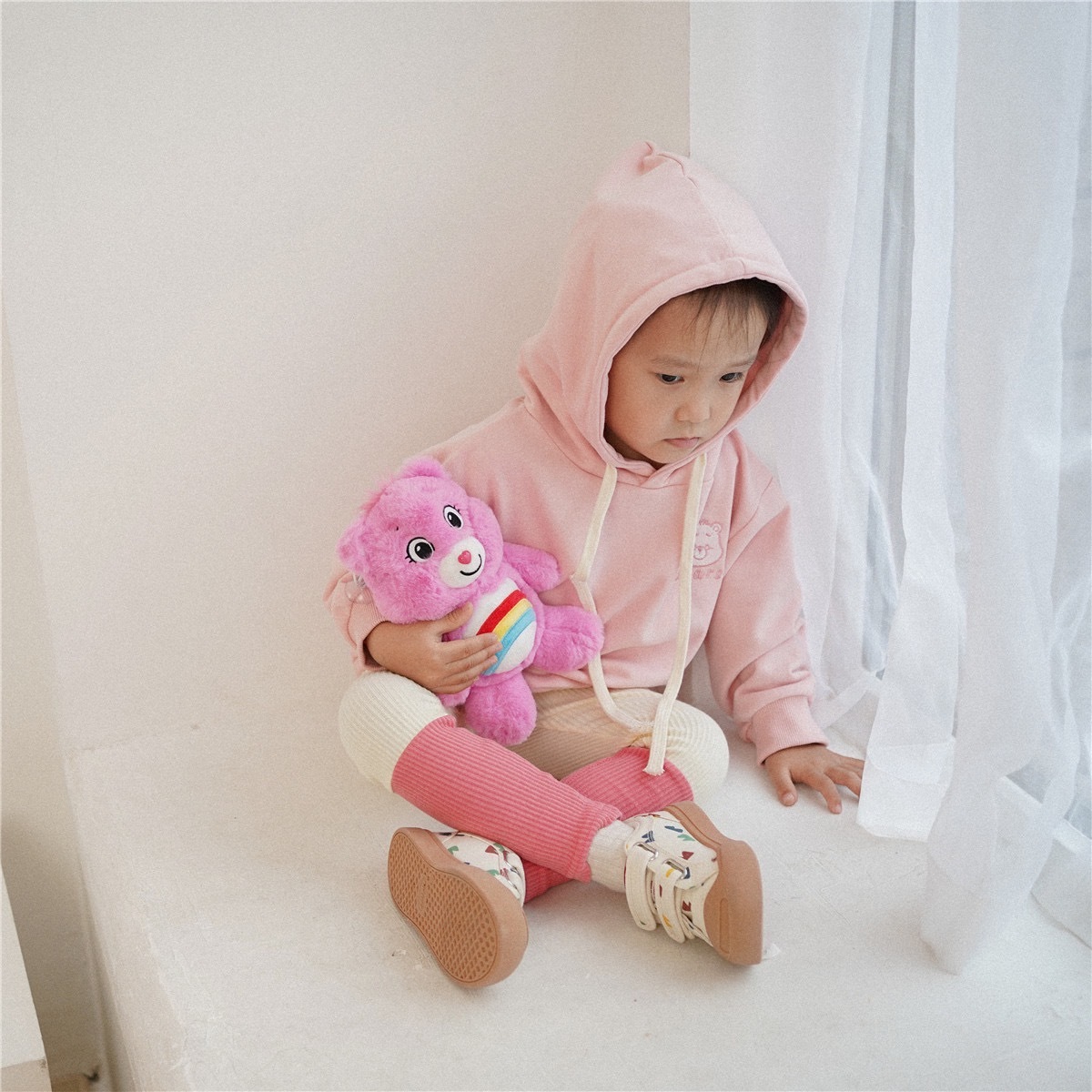 無法抵擋熊熊魅力!最可愛那種五色熊熊帽T