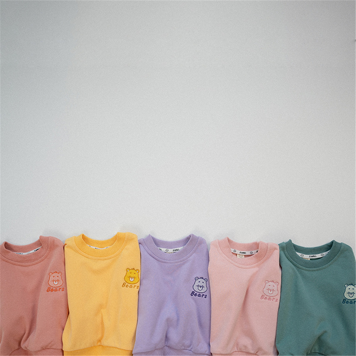 最可愛的那種!百搭款熊熊大學T