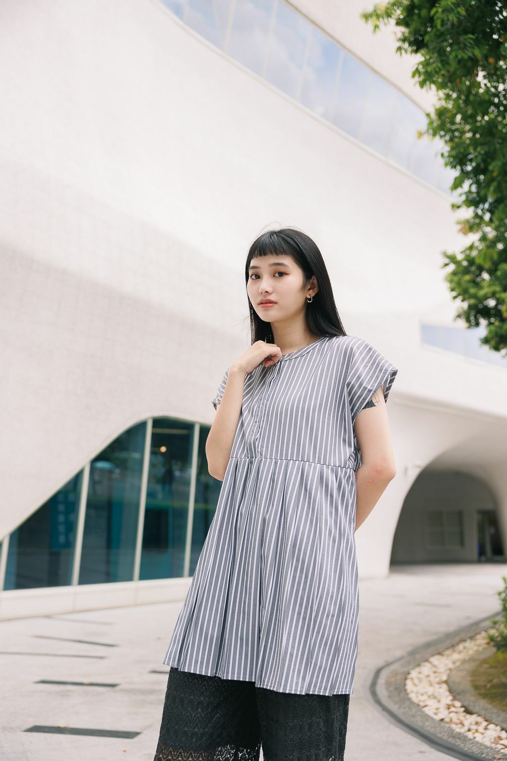 法式袖百摺條紋上衣(兩色-炭灰)