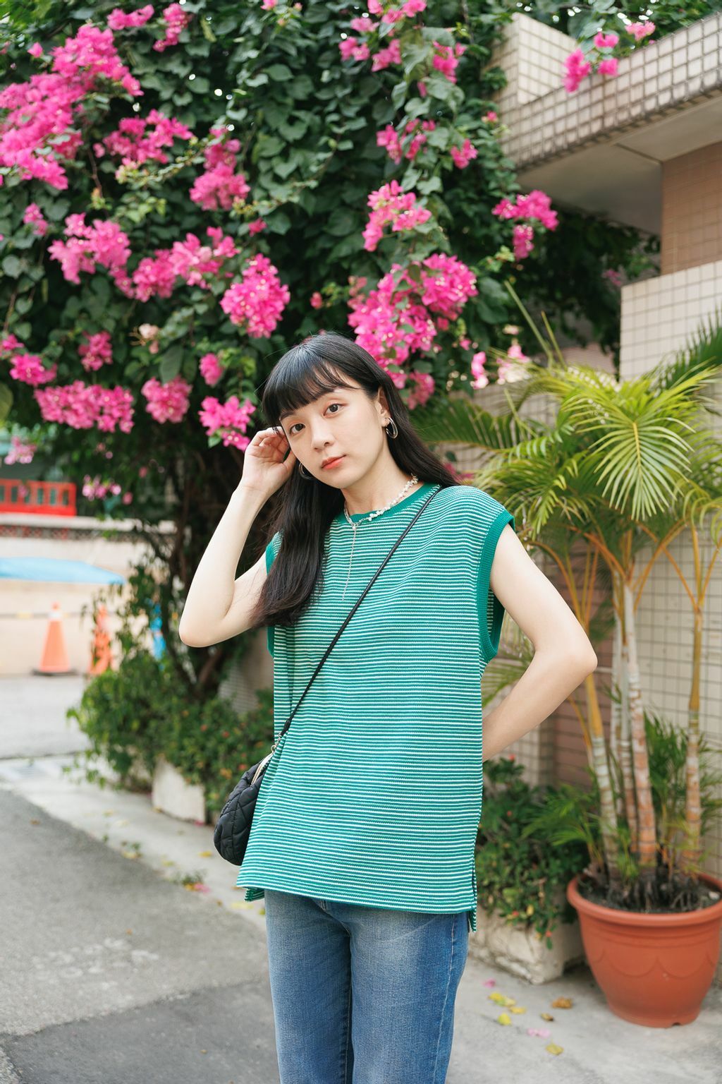 (限量)撞色線條無袖上衣(兩色-綠)