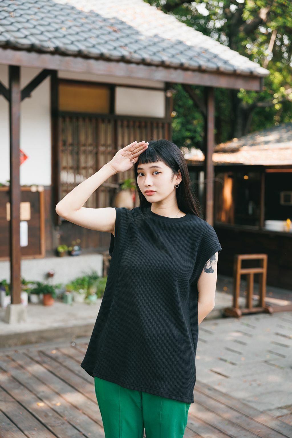 (限量)華夫格開衩無袖上衣(兩色-經典黑)