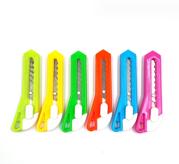 便携美工刀裁纸刀（颜色随机）