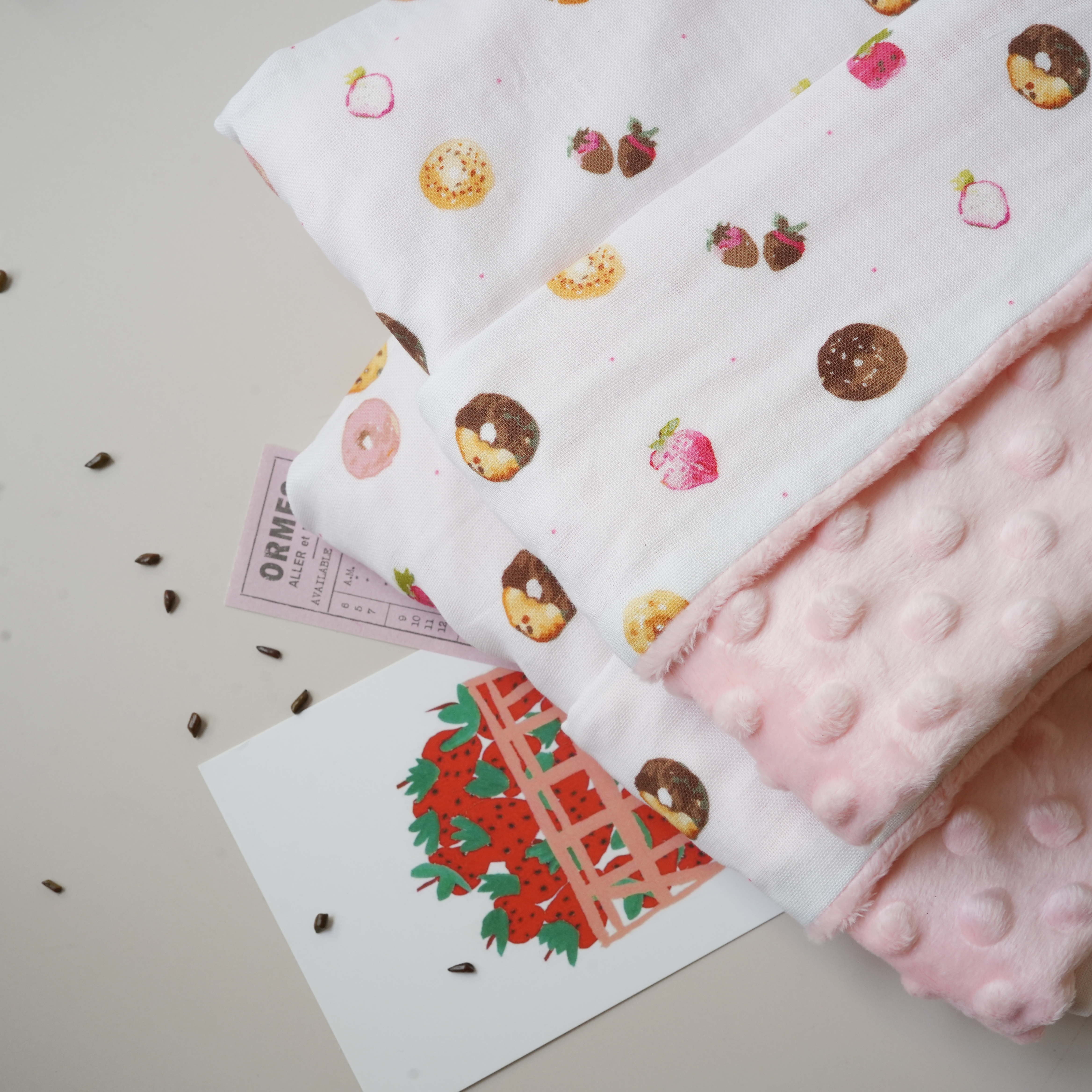 Hi Y.P store-舒眠毯-獨家設計款-草莓甜甜圈