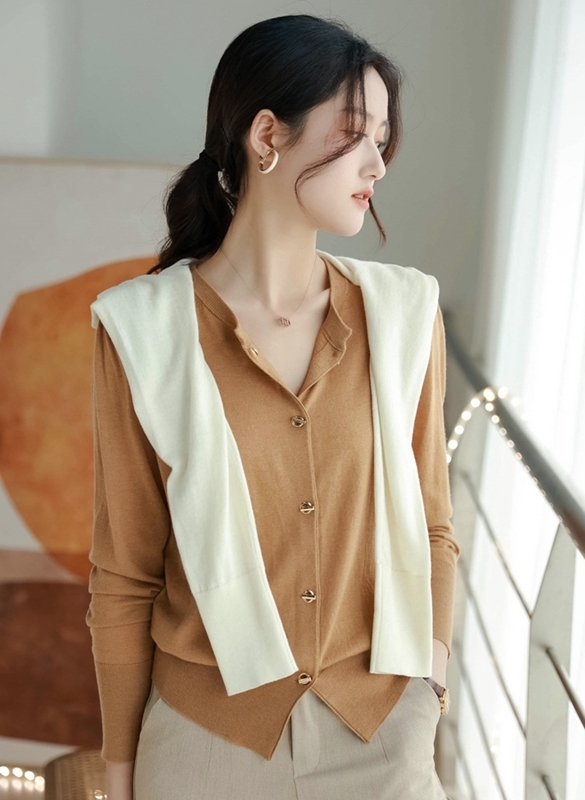 【零碼出清不退換】圓領穿鎖釦針織外套