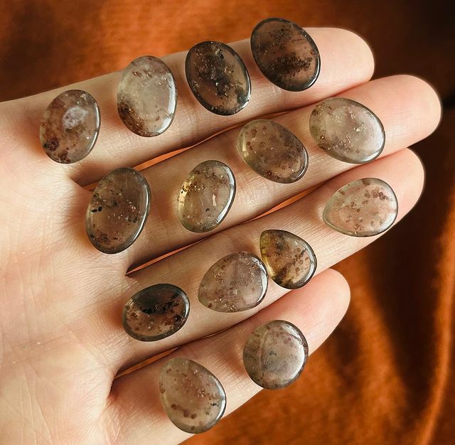 [原石] 茶晶石榴石