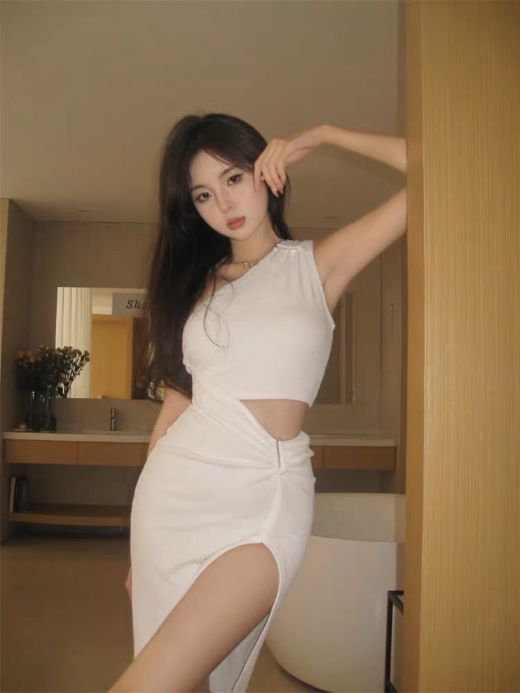 SLD012 白色圓點紋單肩銀扣渡假風長裙