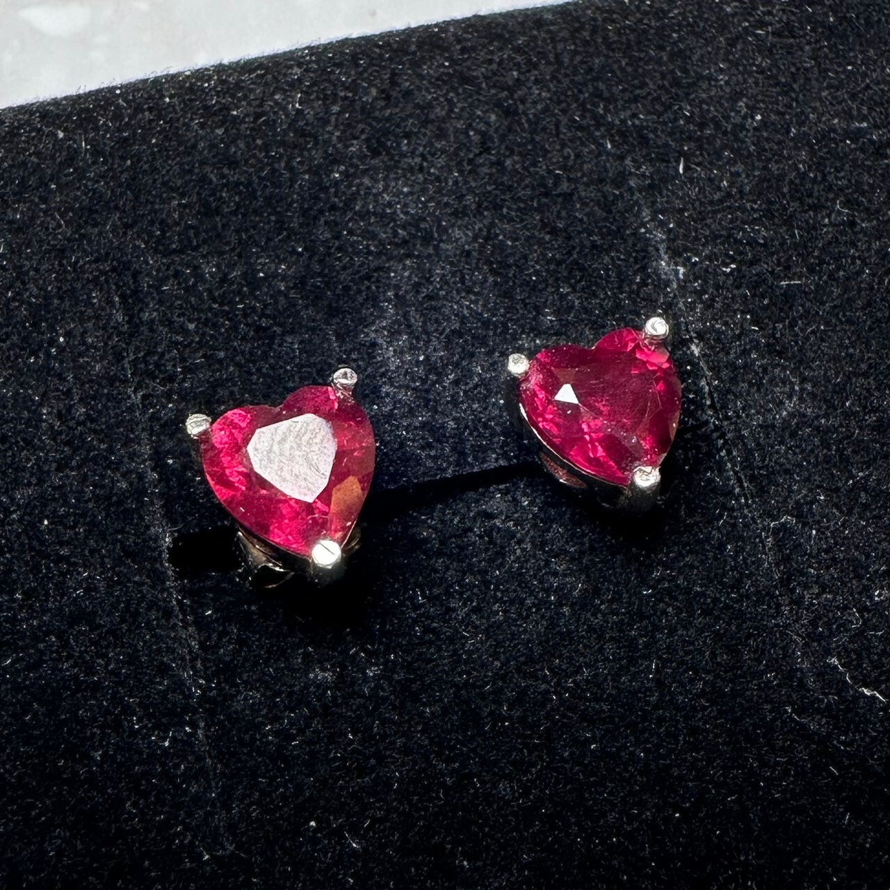 925銀耳環 愛心紅石榴石耳環