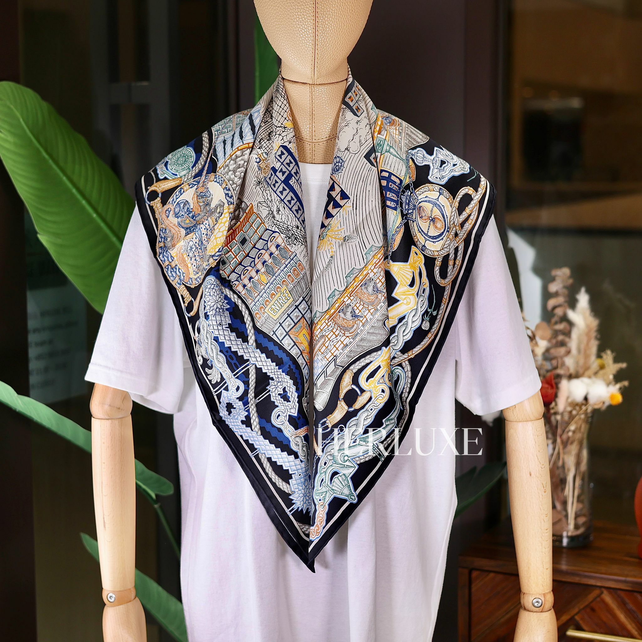 Super silk quest scarf 90 noir /bleu