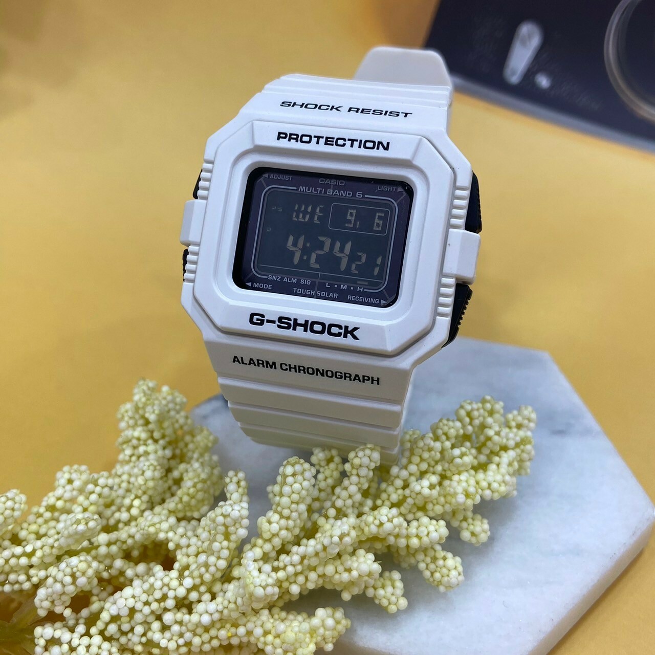 G-SHOCK】內斂白色方形電波錶GW-5510BW-7D 46.2mm 現代鐘錶