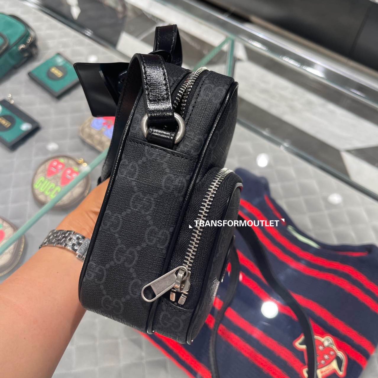Gucci Bag-supreme GG迷你斜挎包 - Black