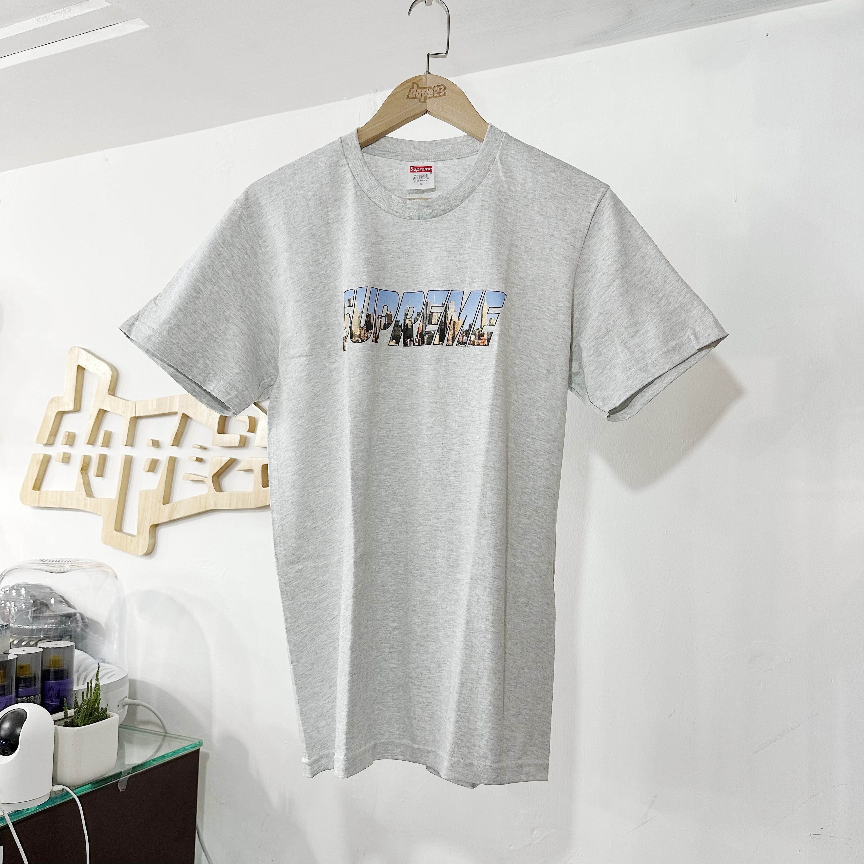 Supreme FW23 GOTHAM TEE Grey