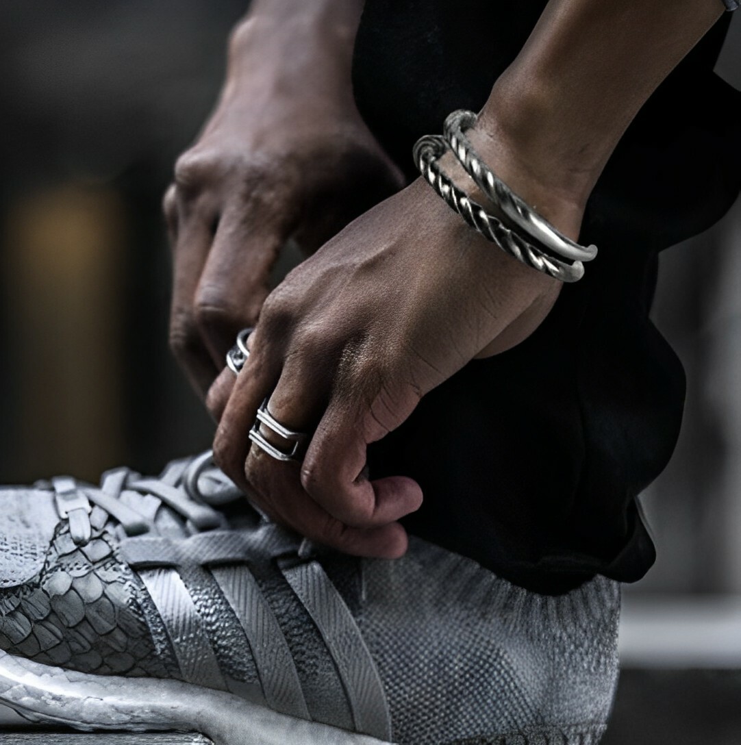 【ACCW008】牛角旋轉設計簡約手環