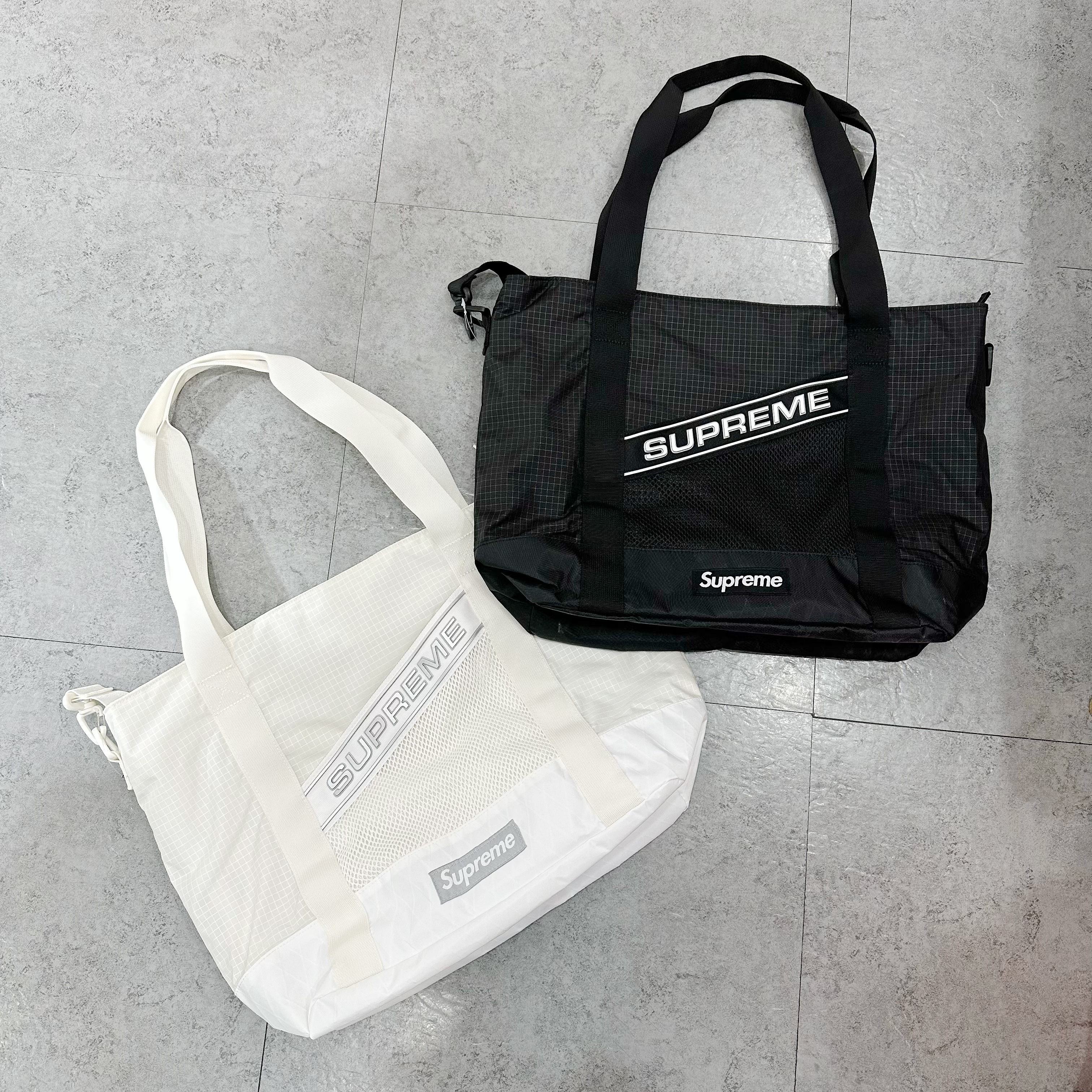 Supreme FW23 TOTE BAG Black / White