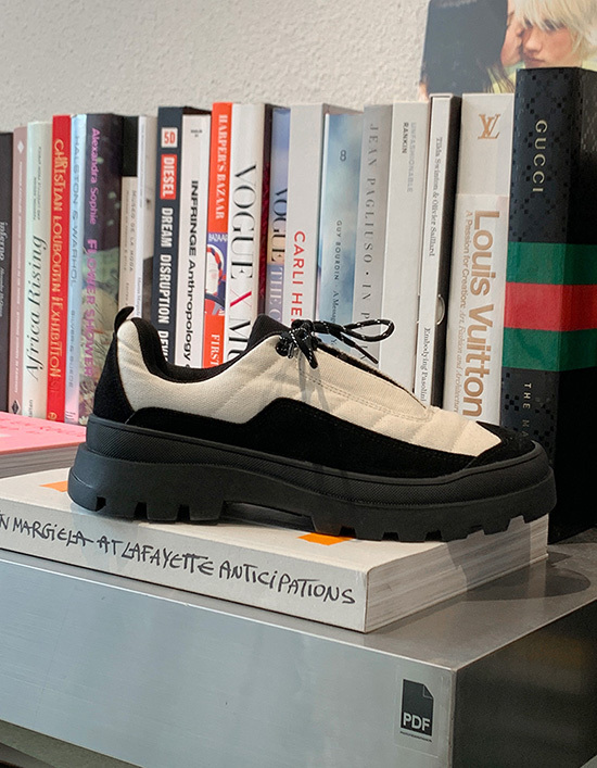 配色輕便運動休閒鞋