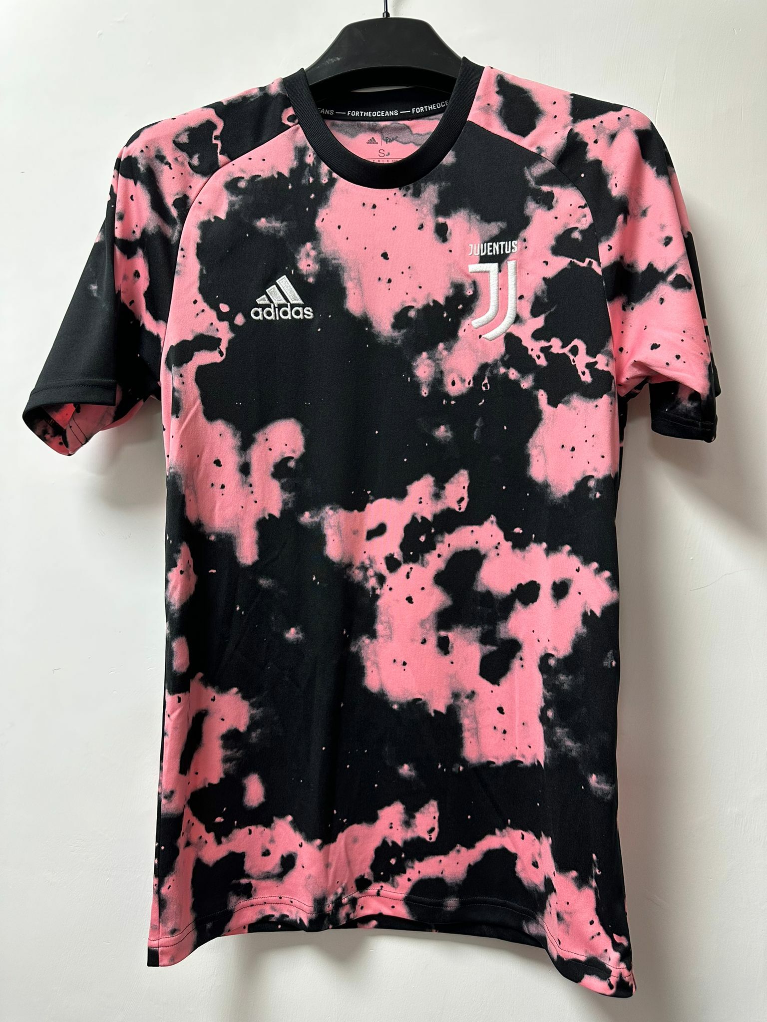 [已使用] 2019 / 2020 祖雲達斯 熱身球衣