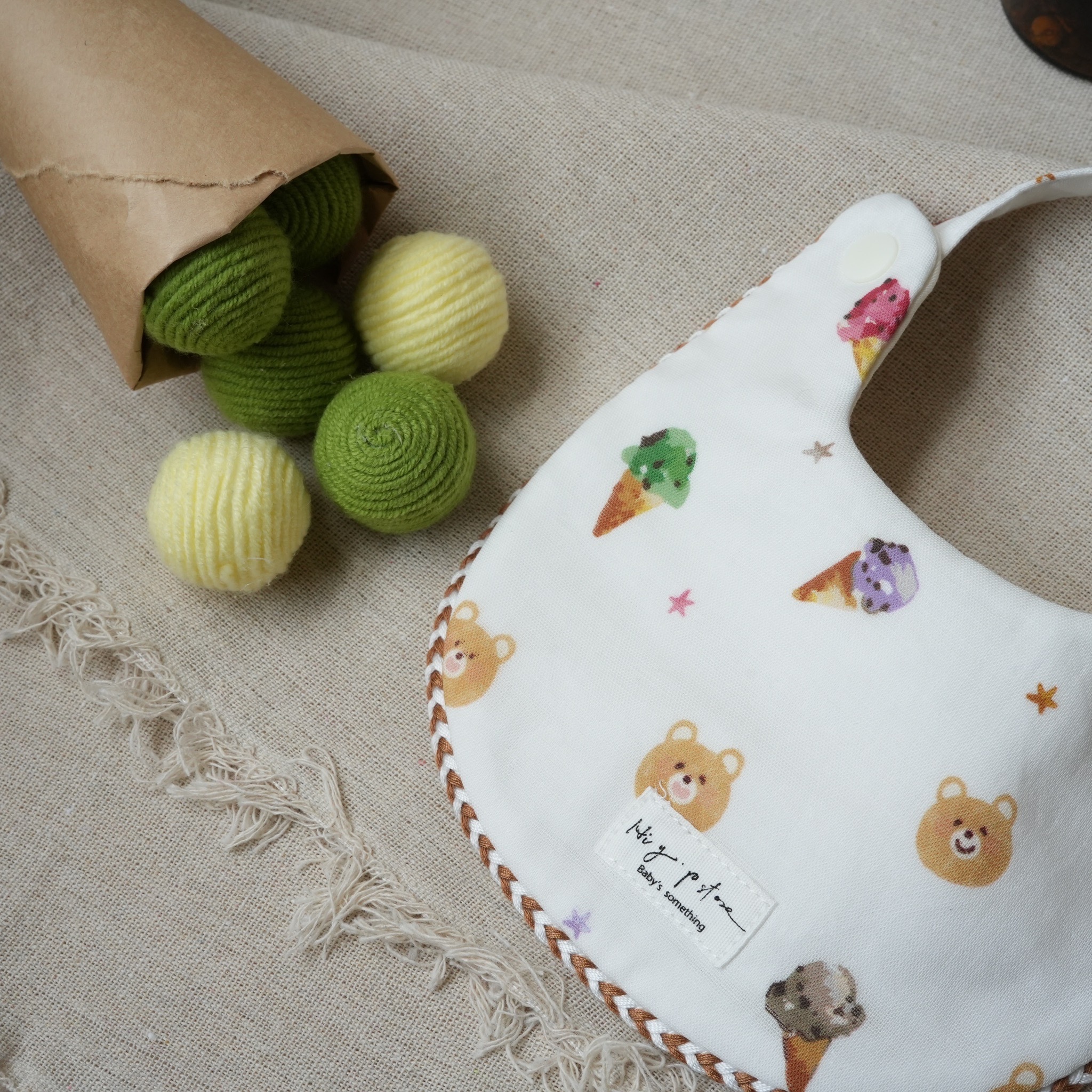 Hi Y.P store-手作圍兜-獨家設計款-冰淇淋小熊