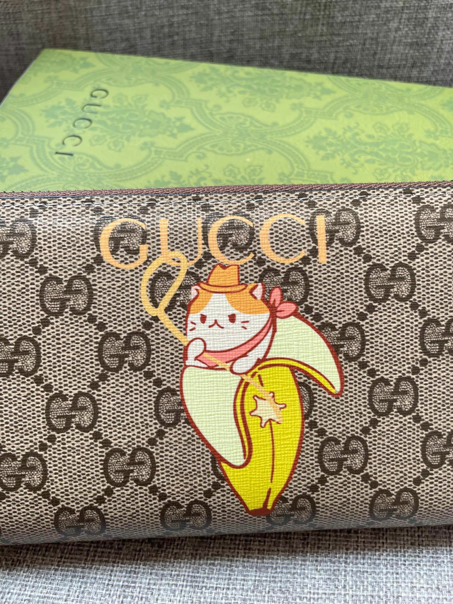 G  u  c  c   i U2VAG BANANYA Wallet  銀包
