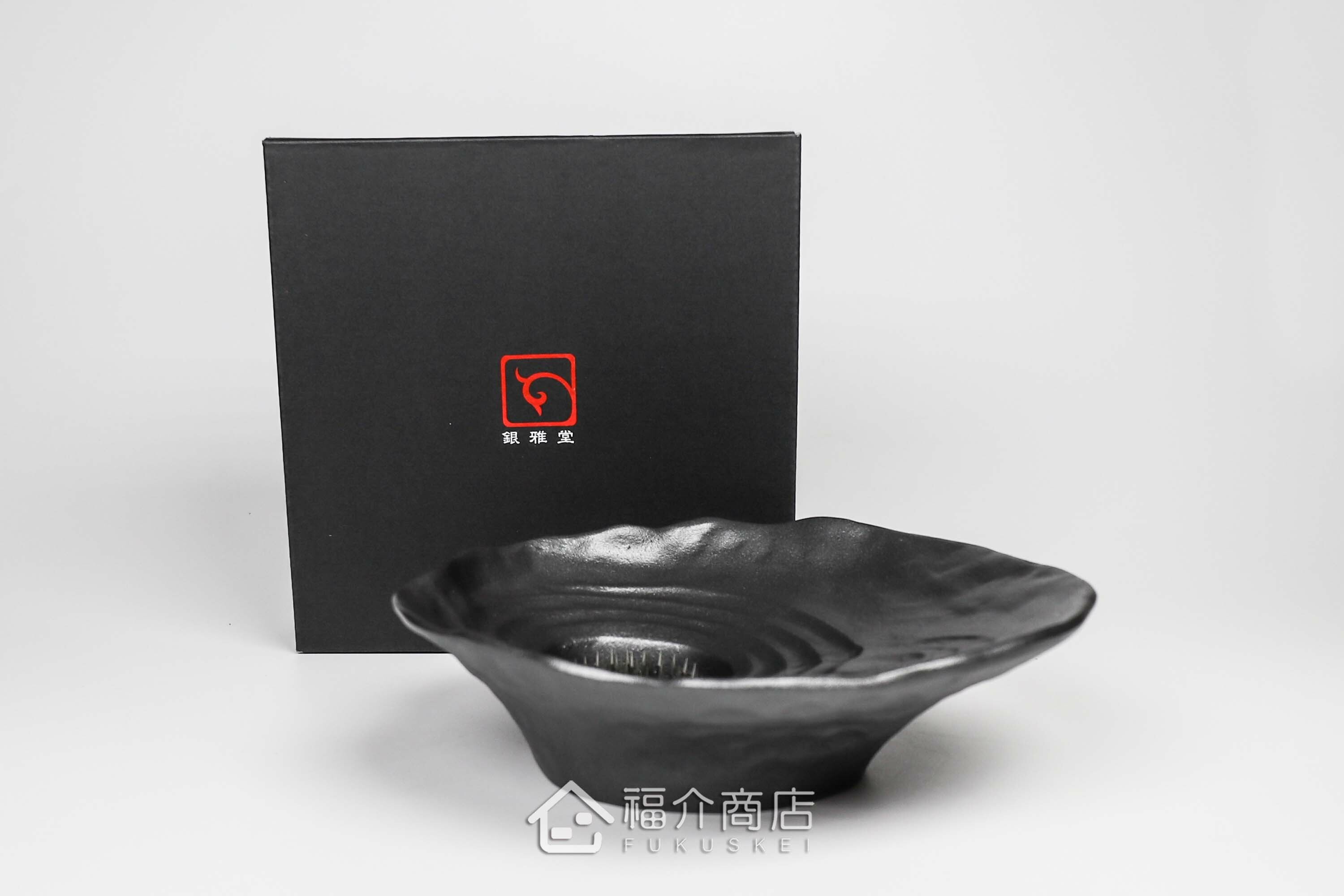 蓮花造型的鋁製水盤花器