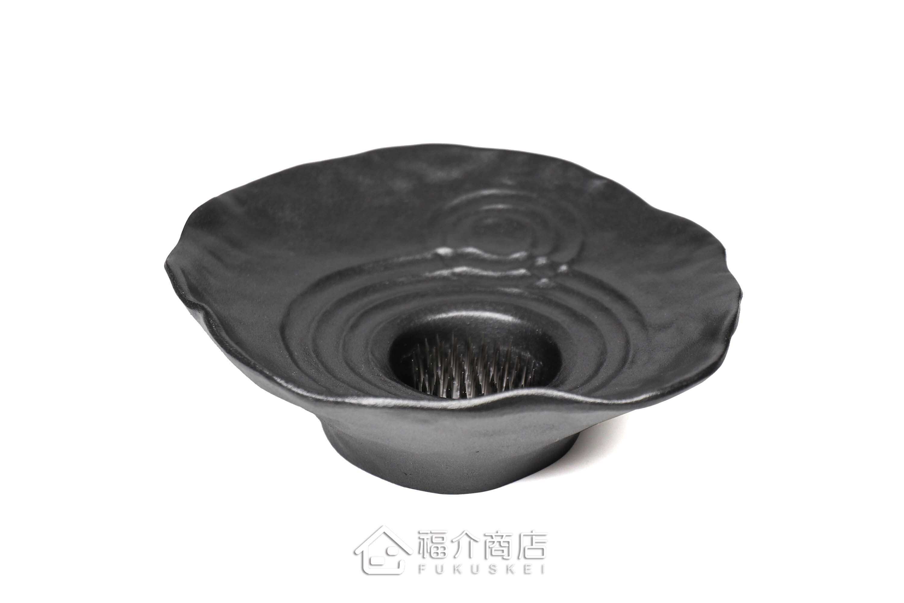 蓮花造型的鋁製水盤花器