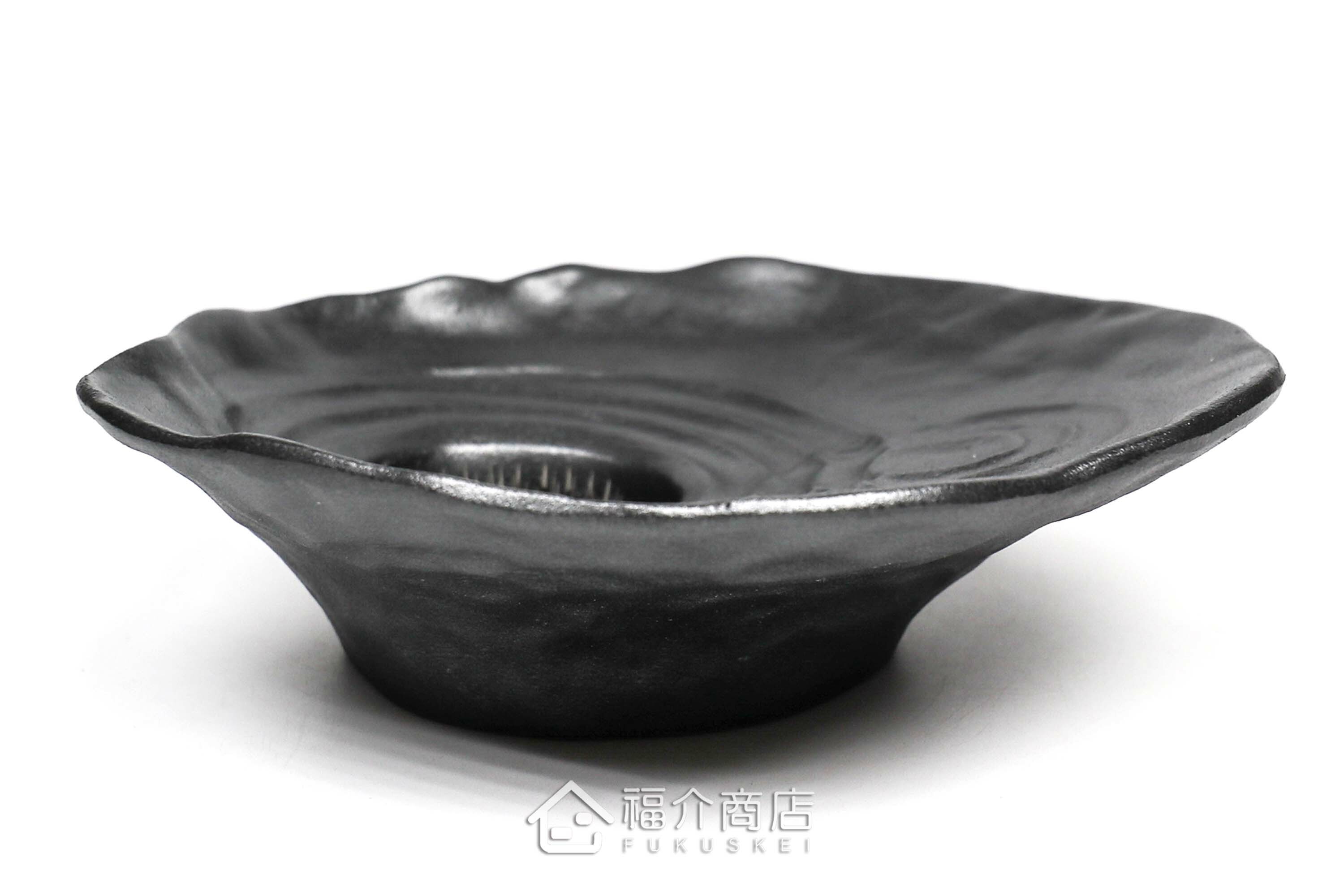 蓮花造型的鋁製水盤花器