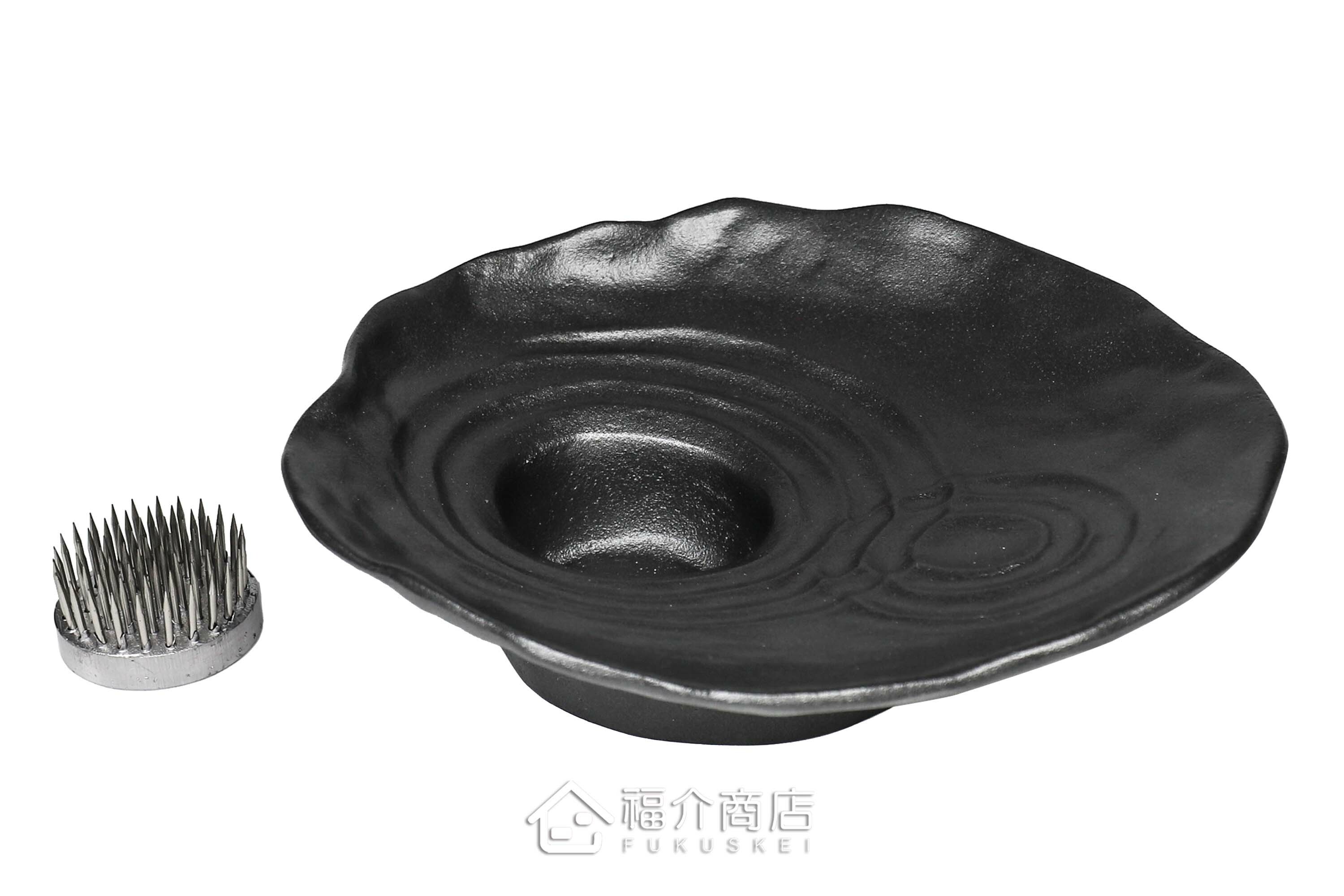 蓮花造型的鋁製水盤花器