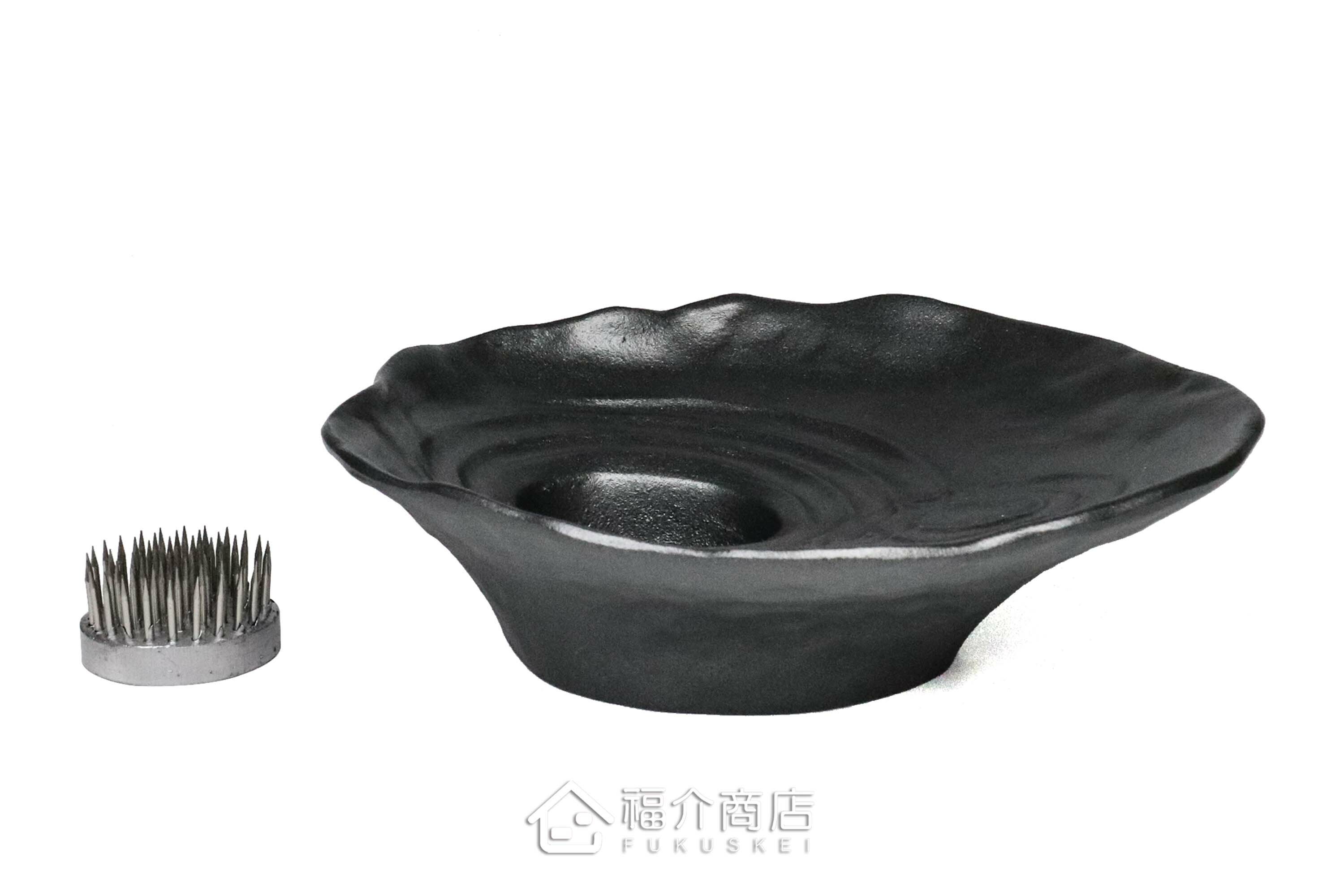 蓮花造型的鋁製水盤花器