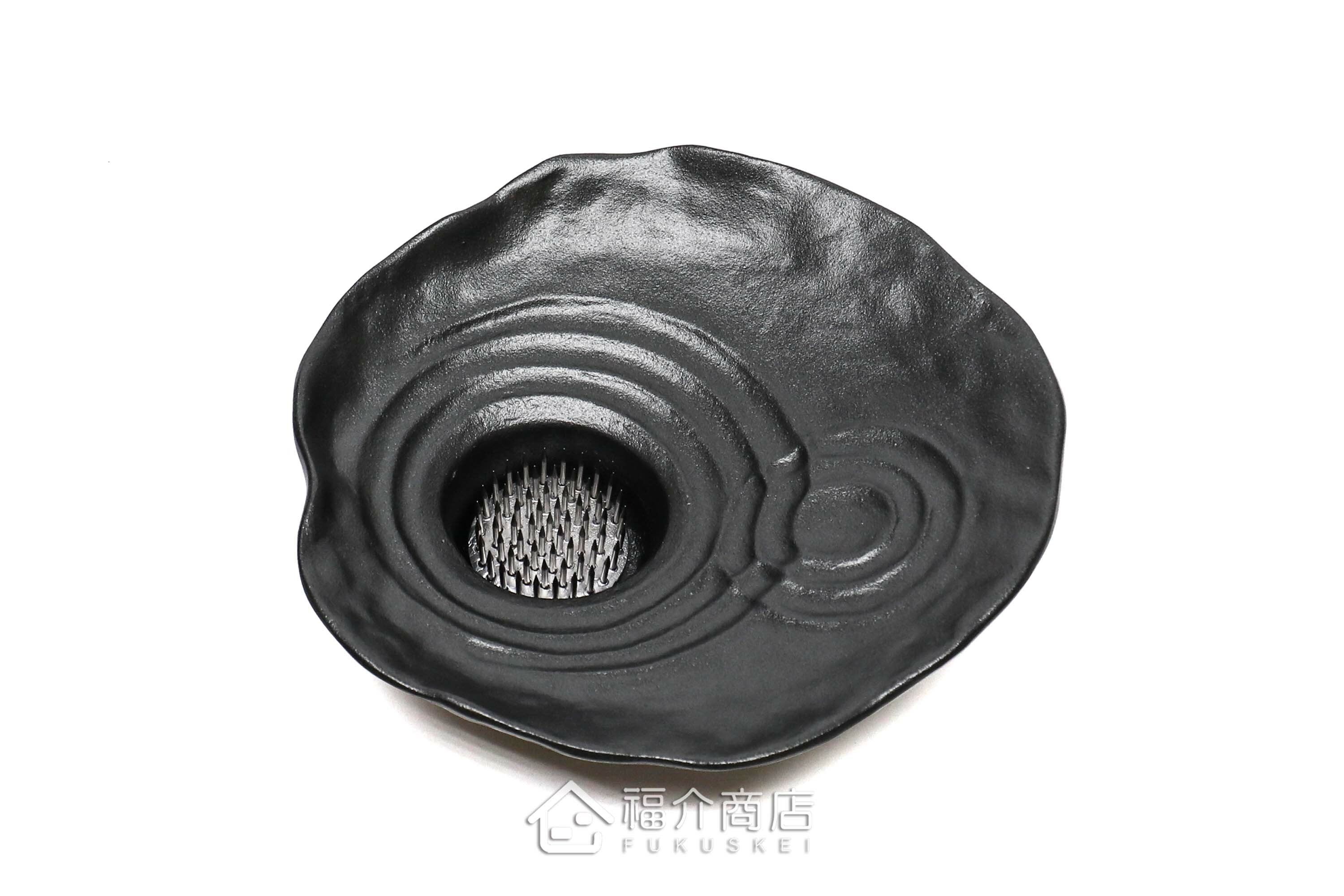 蓮花造型的鋁製水盤花器