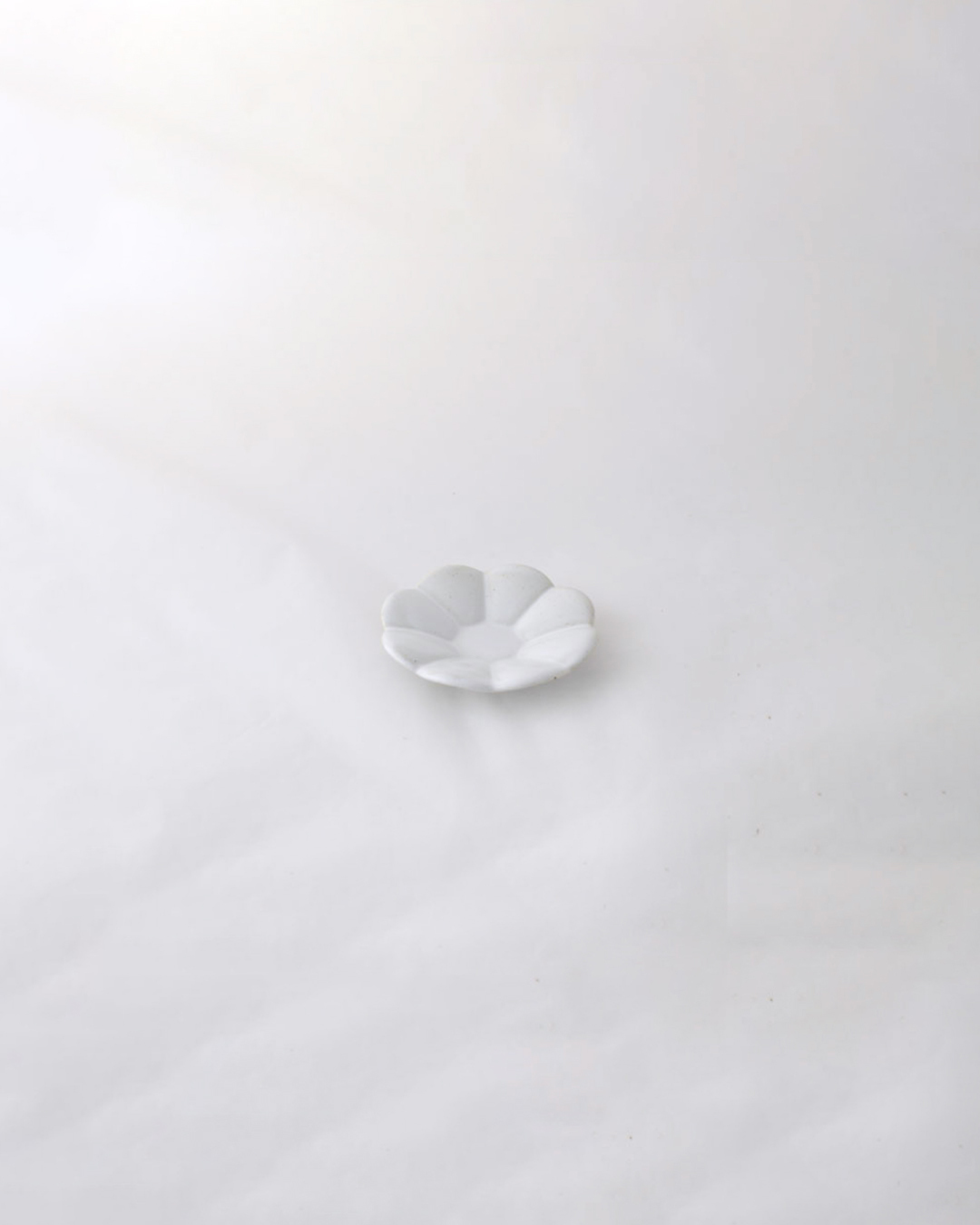 Huit  Sauce plate white｜Studio m'