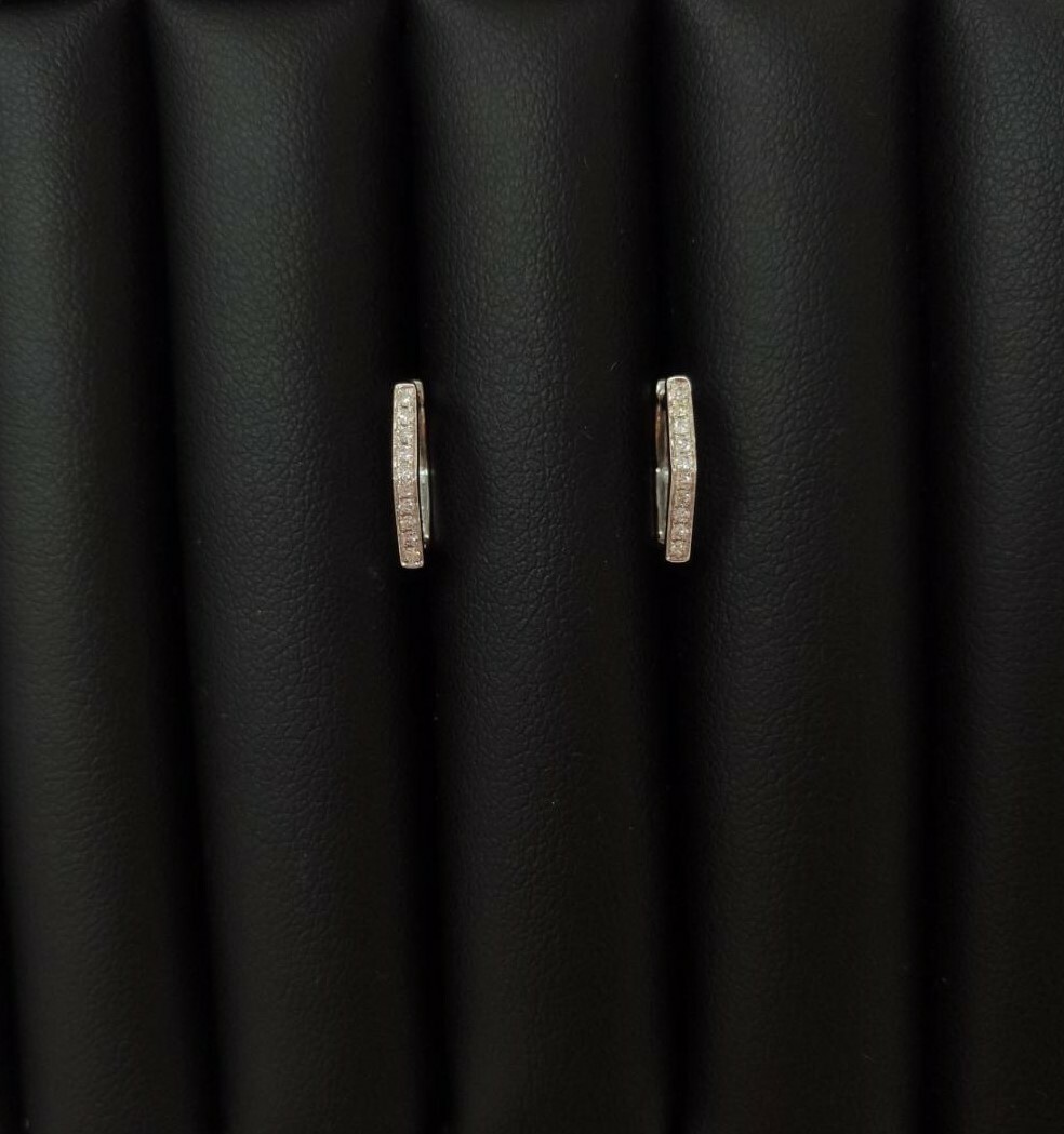 18K白金六角形鑽石耳環