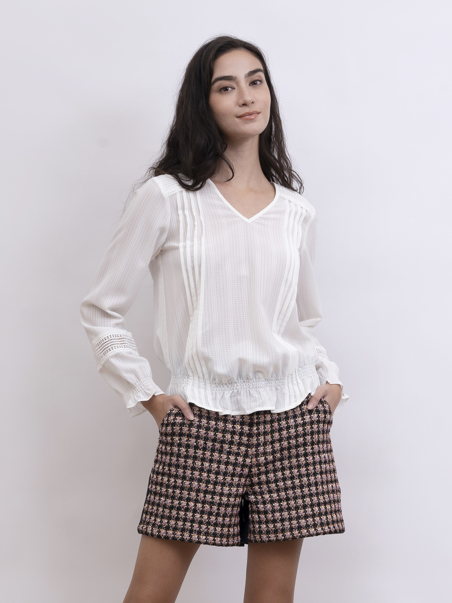 mi-tu 拼接通花V領上衣