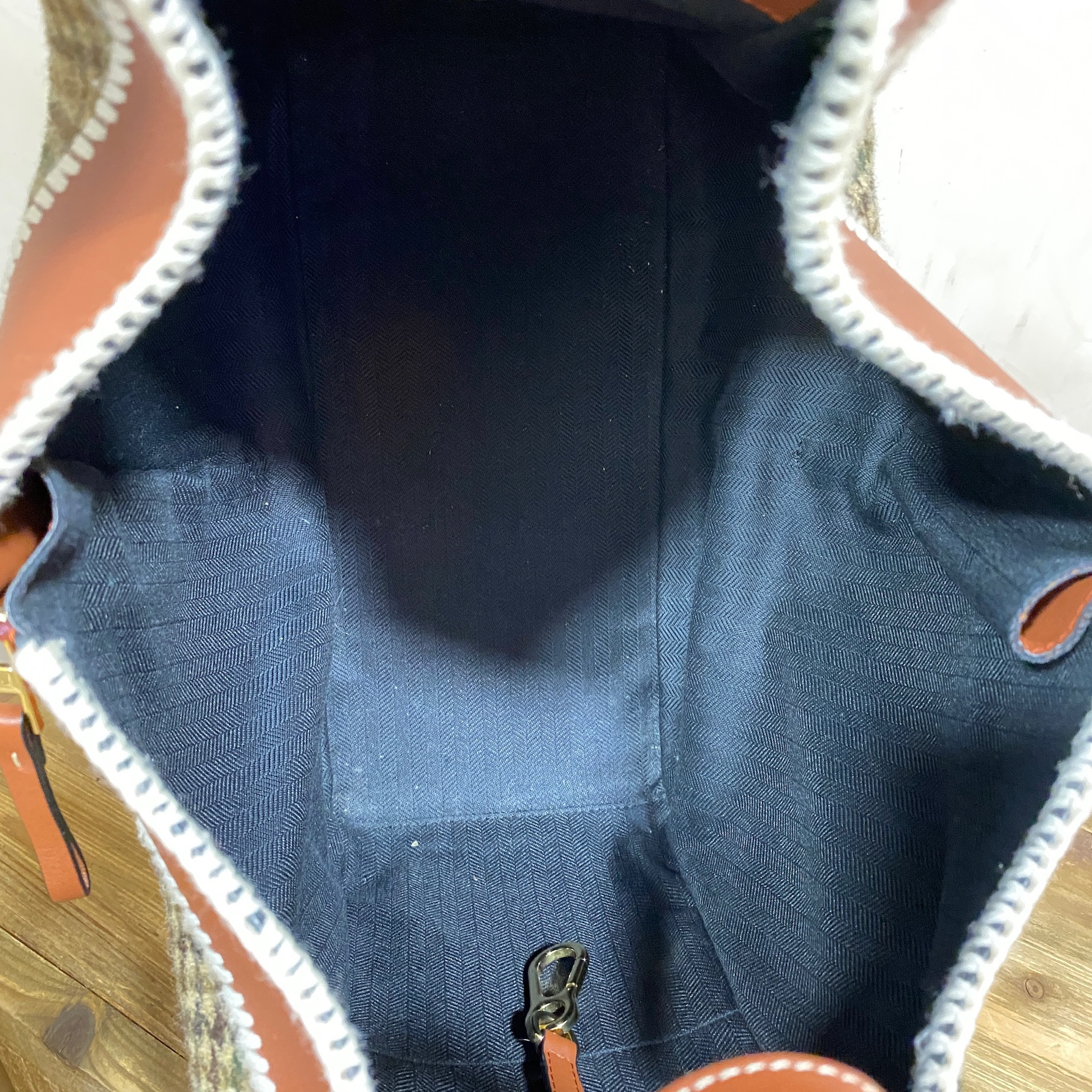 Pre-owned] Loewe hammock medium green