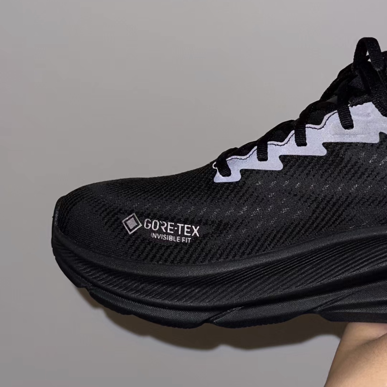 HOKA One One Clifton 9 Goretex 低筒登山鞋防潑水緩震黑