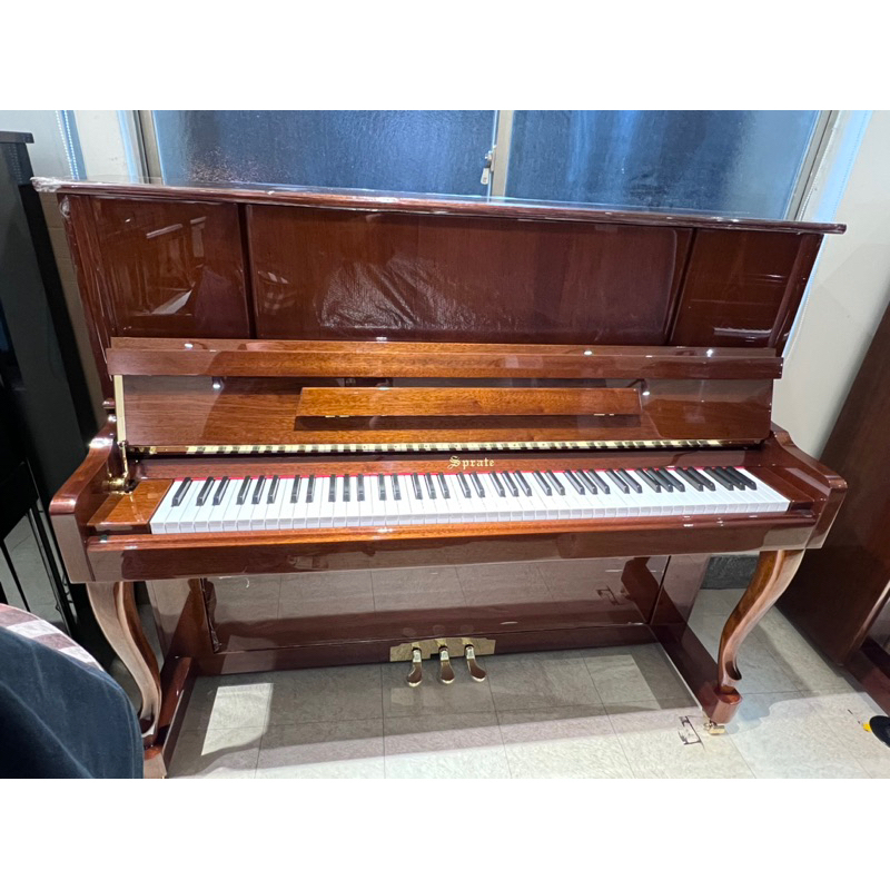 《感謝台北 黃小姐》全新 德國品牌 SPRATE-U125 X原木彎腳 典雅 直立鋼琴 米字琴 8柱 三踏板 內建緩降 漢麟樂器鋼琴店