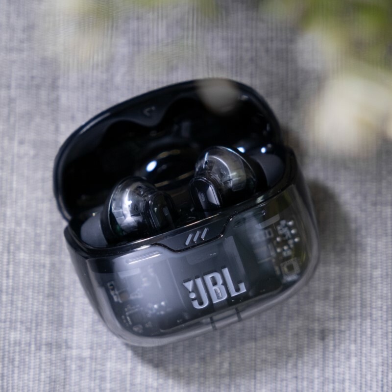 JBL 透明系列耳機 TUNE BEAM GHOST 真無線降噪藍牙耳機，黑、白全透明雙色