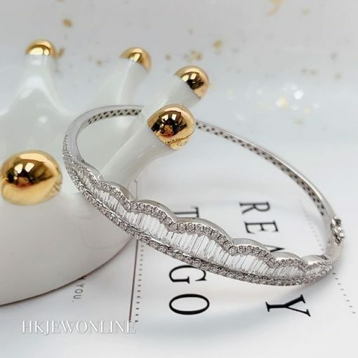 18K White Gold Princess Crown Diamond Bangle