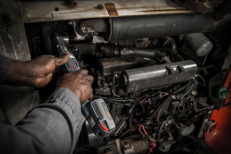 Ingersoll Rand 超薄型90度直角充電式衝擊4分扳手